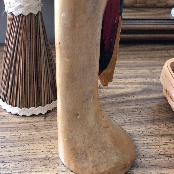 MAKE AN OFFER! Vintage Hand Carved Tropical Bird from Nassau - Picture 7 of 10